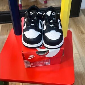 Nike Kids Black and White Sneakers Dunks